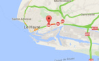 Le Havre : un poids-lourd défonce un muret, le chauffeur tombe 10 m en contrebas d'un pont