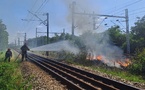 Un feu de végétation en bordure des voies à Maisons-Laffitte est à l’origine des perturbations d’hier - Photo SNCF/X
