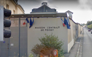 Feu de matelas à la prison de Poissy : deux détenus et six agents pénitentiaires incommodés