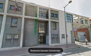 Dieppe. Elle tente d'entrer au commissariat de police avec deux couteaux et en criant allah akbar