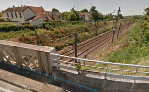 Yvelines : sa voiture tombe sur les voies ferrées, les trains retardés de 55 minutes 