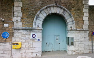 Mutinerie à la prison de Valence (Drôme) : détenus retranchés et cellules incendiées ce dimanche
