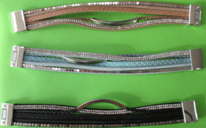 Plus de 10 000 bracelets fantaisie jugés dangereux pour les consommateurs saisis par la douane