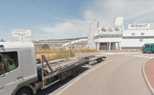 Renault-Flins : un chauffeur écrasé accidentellement en chargeant des véhicules sur son camion