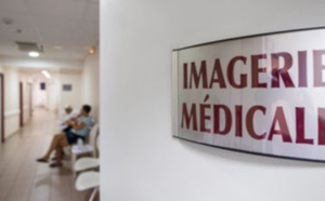 Hopital d'Évreux : le patient s'impatiente et jette un pot de crayons au visage de la secrétaire 