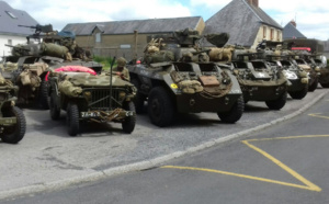Un défilé de véhicules militaires de la Seconde Guerre Mondiale à Carentan pour le 14 juillet 