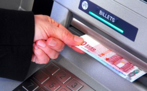 La mère et la fille menaient la grande vie avec les cartes bancaires volées à des personnes âgées