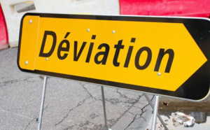 Un camion-grue couché à Estouteville-Ecalles, la RD 919 coupée tout cet après-midi