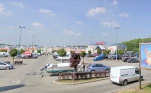 Evreux : une femme se fait arracher son sac à main sur le parking de Cora