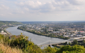 Crue de la Seine : deux ministres à la rencontre des sinistrés à Saint-Aubin-lès-Elbeuf