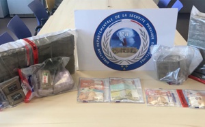 Yvelines : 19 kg de résine de cannabis et près de 1000€ saisis à Carrières-sous-Poissy