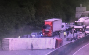 Un semi-remorque couché sur les voies après Chaufour, l’autoroute A13 coupée en direction de Paris 