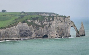 Isolés par la marée, trois adultes et quatre enfants secourus par les pompiers au Trou à l’Homme à Étretat 
