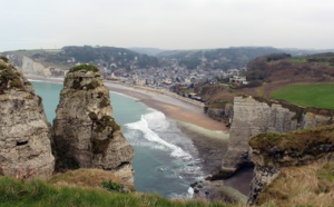 Seine-Maritime : légèrement blessé après une chute de la falaise à Etretat