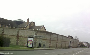 Un homme abattu de plusieurs coups de feu à sa sortie de prison ce matin à Evreux