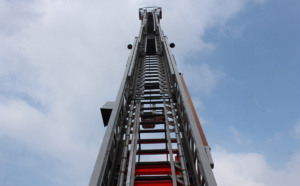 Eure : un jeune homme escalade un pylône et menace de se jeter dans le vide à 15 m de hauteur 