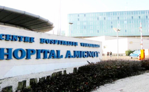 Versailles : un élève se retranche dans les toilettes du collège et menace de se suicider 