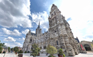 Évreux : trois vitres brisées par des jets de pierres à la cathédrale Notre-Dame
