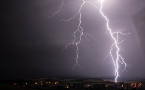 Au Havre, la toiture d’un immeuble foudroyée par l’orage, 17 locataires relogés dans la nuit