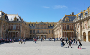 Une touriste chinoise se fait arracher son sac par une adolescente au château de Versailles 