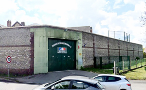 Eure : il ne reconnaît pas la chaussette parachutée dans la cour de la prison d’Évreux