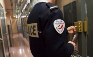 Cinq jeunes en garde à vue pour extorsion avec violences dans les Yvelines 