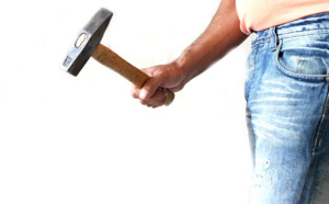 Une gardienne d’immeuble agressée à coups de marteau au Val Fourré à Mantes-la-Jolie