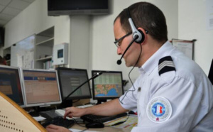 Yvelines : il se fait passer pour le voisin « du dessus » et dérobe un collier en or à la vieille dame 