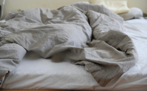 Yvelines : une histoire de couette tourne au pugilat entre mari et femme à Mantes-la-Ville