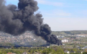 Yvelines : violent incendie dans une entreprise de recyclage de métaux sur la zone portuaire de Limay
