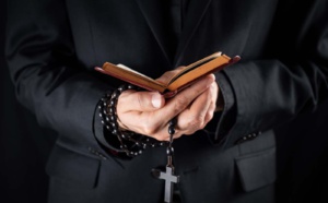 Ils ont soutiré 150 000€ à vingt-huit prêtres : deux escrocs dorment à la prison du Havre (Seine-Maritime)