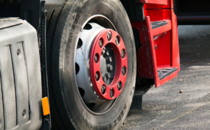 Yvelines : blessé grièvement lors de l’explosion d’un pneu de poids-lourd à Carrières-sur-Seine