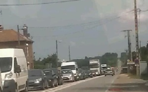 Poids-lourd en feu aux Thilliers-en-Vexin : la RD 6014 déviée dans les deux sens