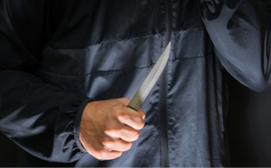 Rouen : un homme ivre menace les passants dans la rue puis les policiers avec un couteau 