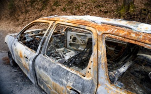 Evreux : il incendie la voiture dérobée la veille par un adolescent de 14 ans sur le parking de Bricorama 