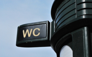 Insolite. A Fécamp, une cabine de toilettes publiques est emportée par le vent et tombe dans le port ! 