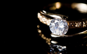 A Rouen, une septuagénaire se fait voler deux bagues en or par un faux agent des eaux 