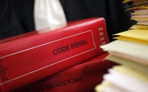 Avec son fils, il moleste deux gendarmes : il est jugé, condamné et emprisonné pour six mois