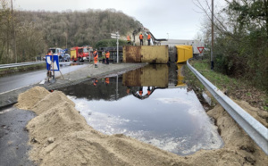 Seine-Maritime : un camion transportant de la glycérine se couche sur la route des Falaises à Gonfreville-l'Orcher 