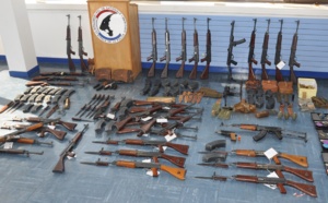 Exclusif.  Une soixantaine de Kalachnikov saisies chez un curieux "marchand d'armes" près de Rouen 