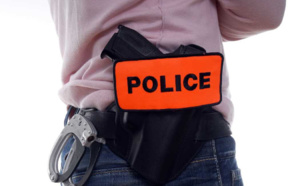 Yvelines. Un quadragénaire menace avec une arme sa conjointe et les policiers à Buchelay