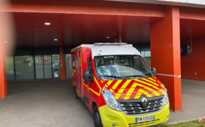 Une voiture percute un mur à Évreux : deux blessés, dont un en urgence absolue 