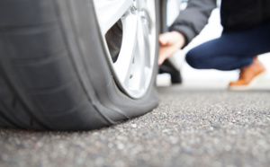 Yvelines : déçue par l’élection d’Emmanuel Macron, elle crève  les pneus de 25 véhicules 