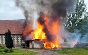 Seine-Maritime : les flammes ravagent un garage à Martigny, près de Dieppe  