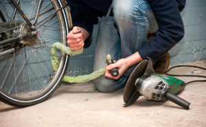 Rouen : le voleur découpe l’antivol avec une disqueuse et s’en va avec le vélo électrique 