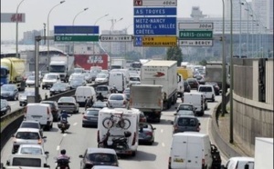 Départs en vacances, week-end prolongé, manifestations et rassemblements : circulation difficile à Paris