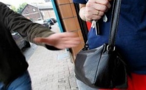 Elbeuf : le témoin d'un vol à l'arraché avec violences sur une femme interpelle l'agresseur