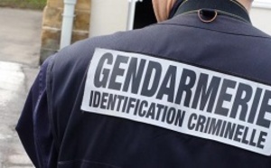 Le cambrioleur défonce à la hache la porte du bar-tabac de Harcourt !