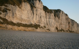 Des ossements humains découverts dans les galets sur la plage de Fécamp