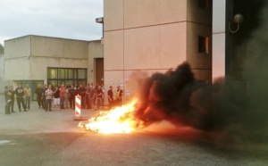 A Val-de-Reuil, les surveillants en colère bloquent le centre de détention ce vendredi matin